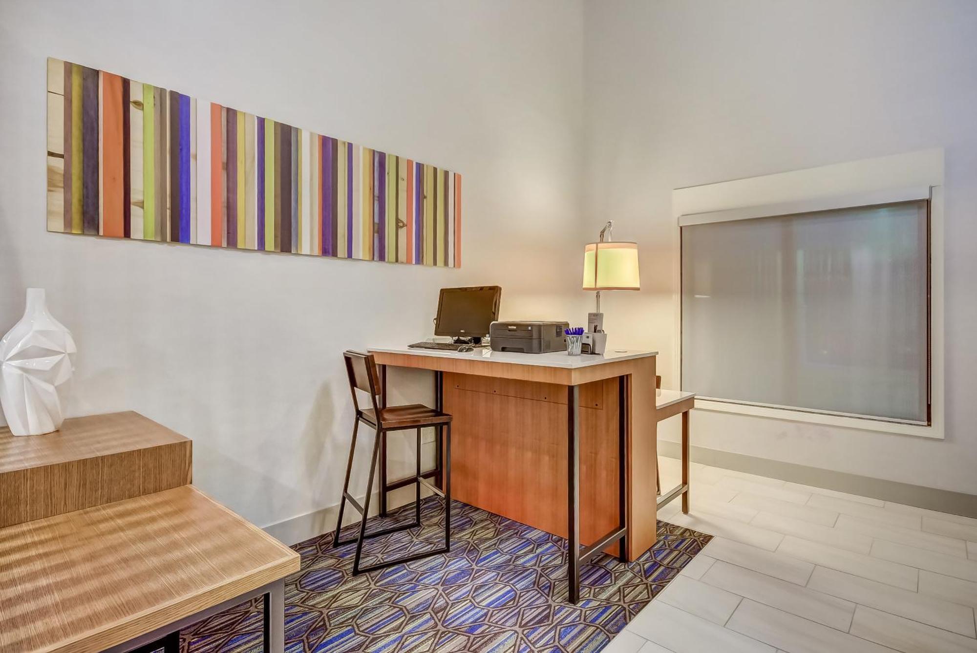Hotel Express & Airport I85 By Ihg 3*