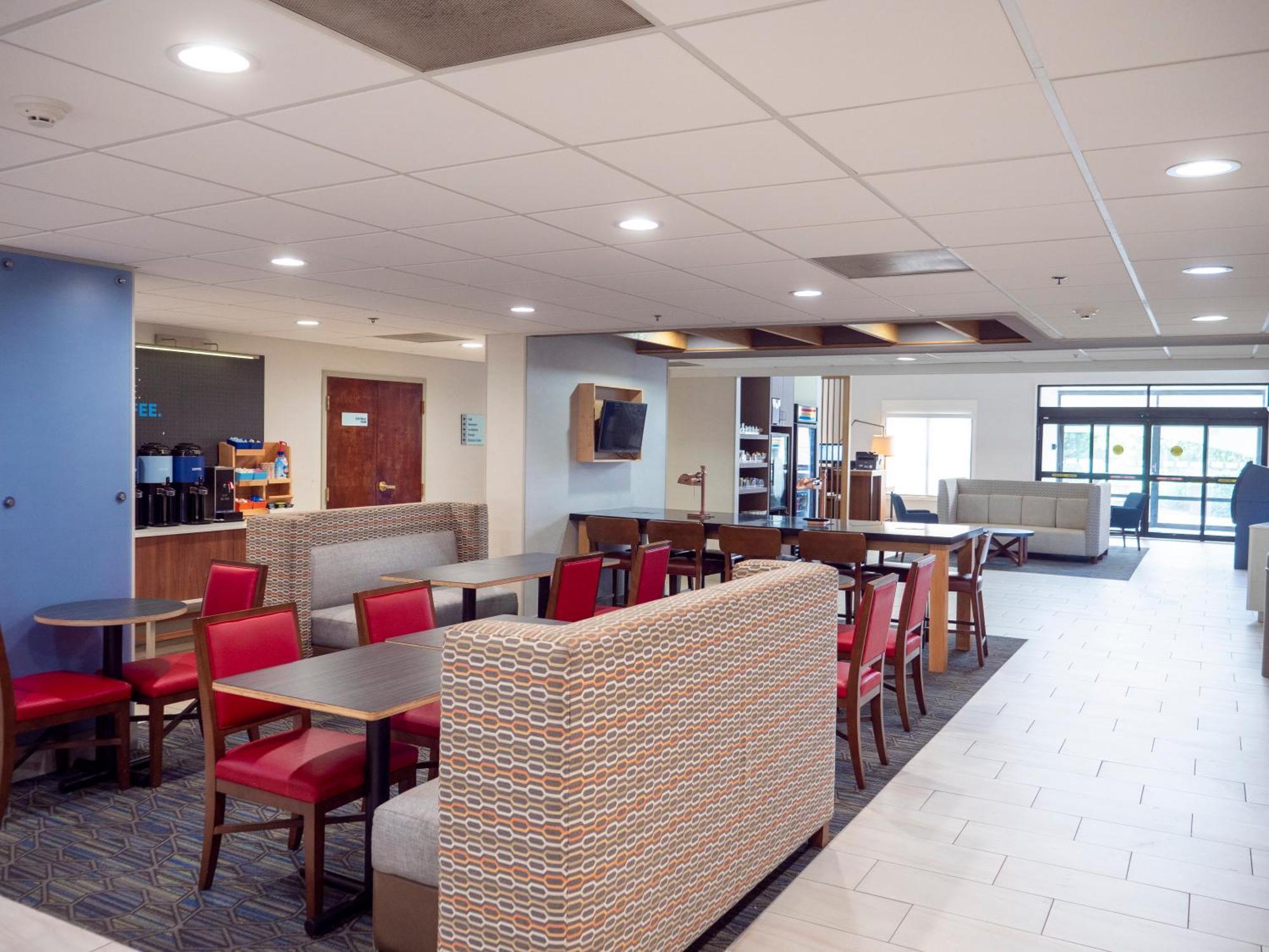 Hotel Express & Airport I85 By Ihg