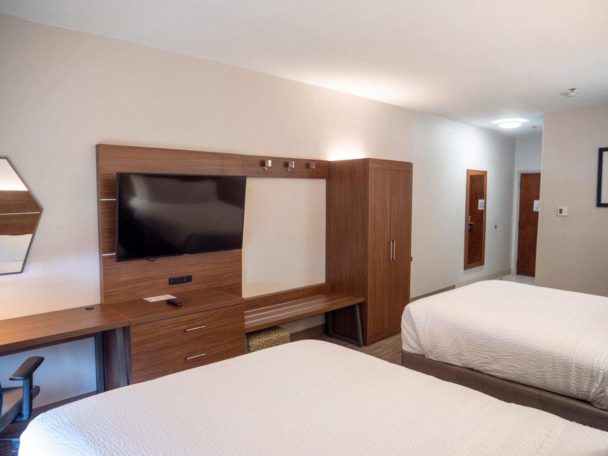 Express & Airport I85 By Ihg Hotel