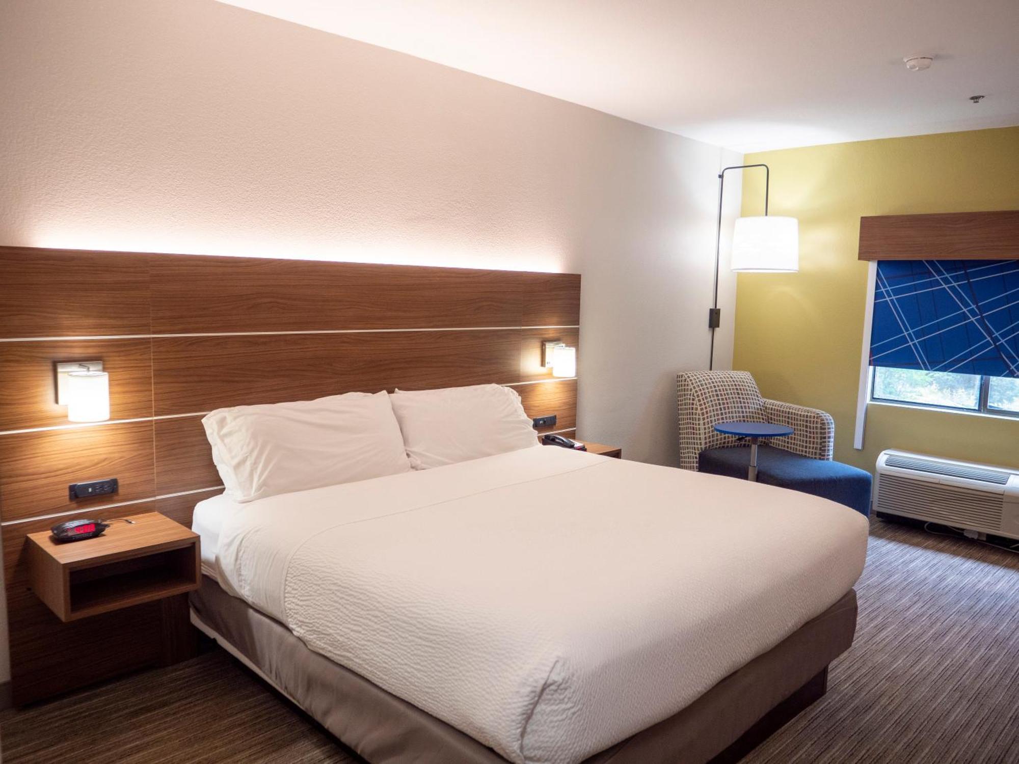 Hotel Express & Airport I85 By Ihg 3*