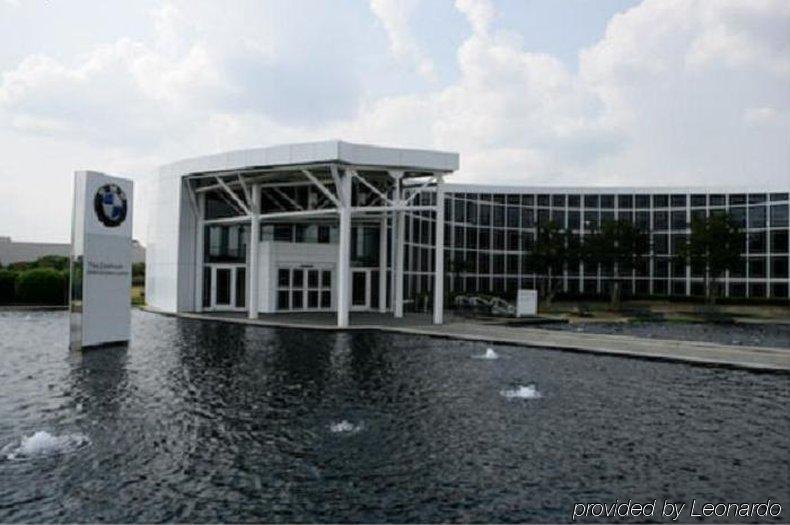 Holiday Express & Airport By Ihg Hotel