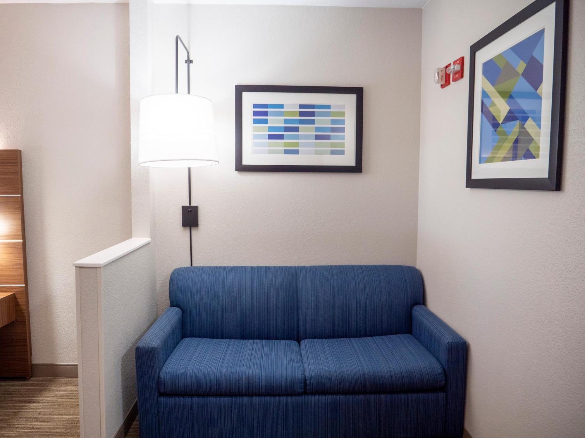 Express & Airport I85 By Ihg Hotel 3*