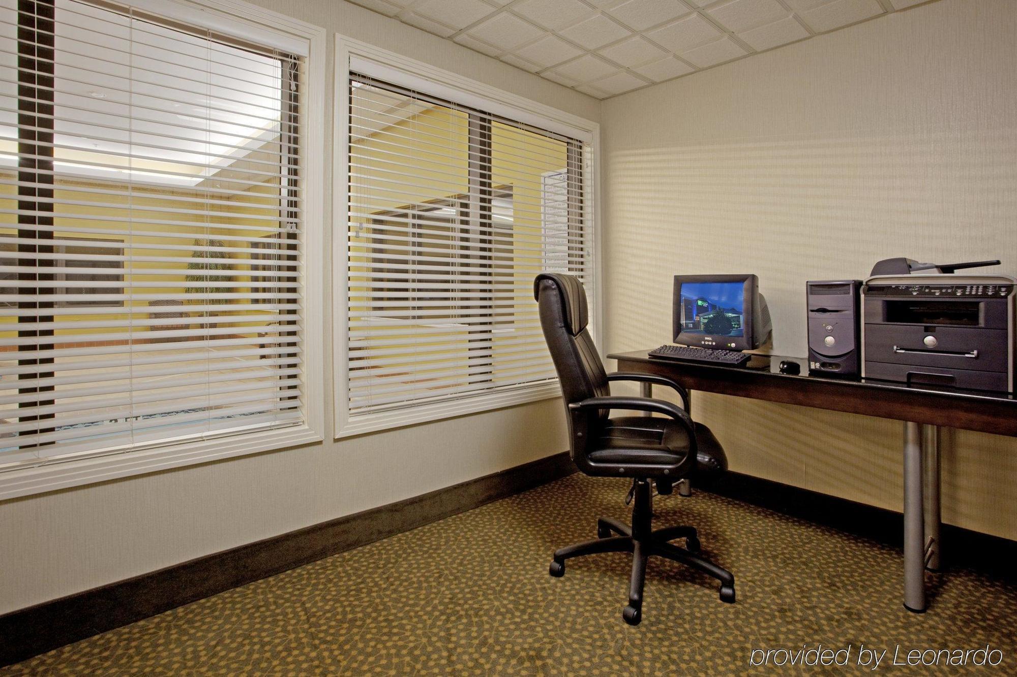 Hotel Express & Airport I85 By Ihg